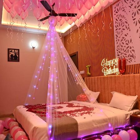 The Apple Tree Hotel Indore Exterior foto