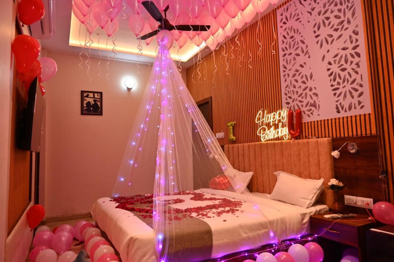 The Apple Tree Hotel Indore Exterior foto